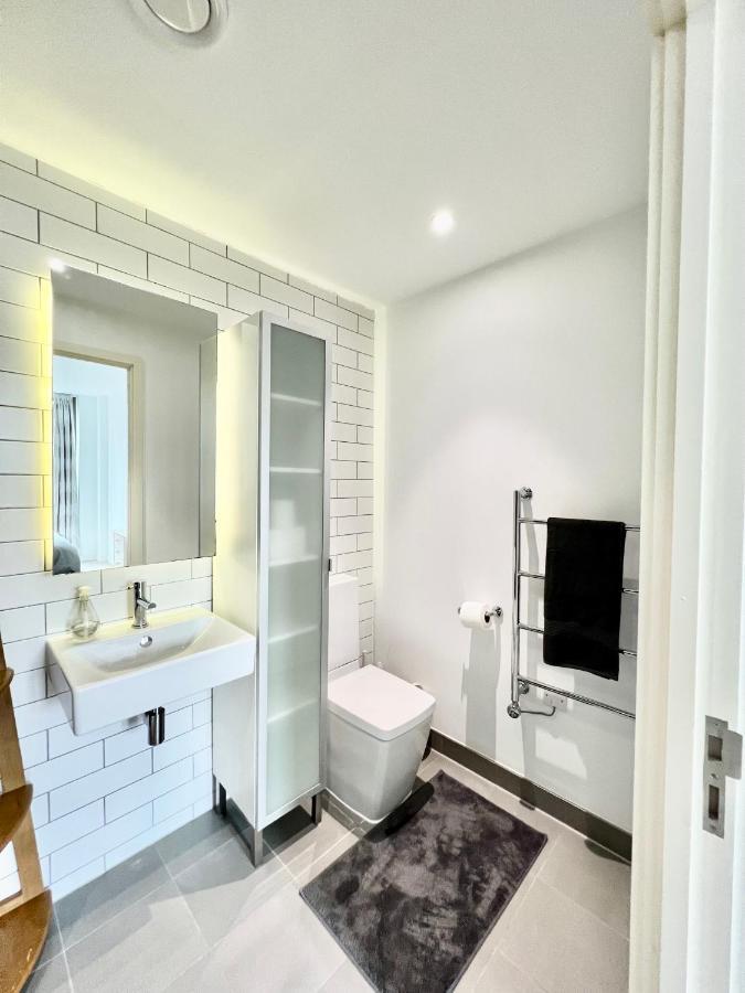 Luxury 2 Bedroom 2 Bathroom Apartment - London City Airport Eksteriør bilde
