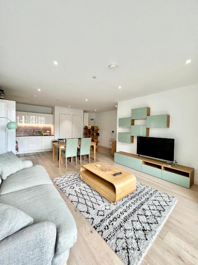 Luxury 2 Bedroom 2 Bathroom Apartment - London City Airport Eksteriør bilde