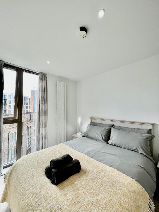 Luxury 2 Bedroom 2 Bathroom Apartment - London City Airport Eksteriør bilde
