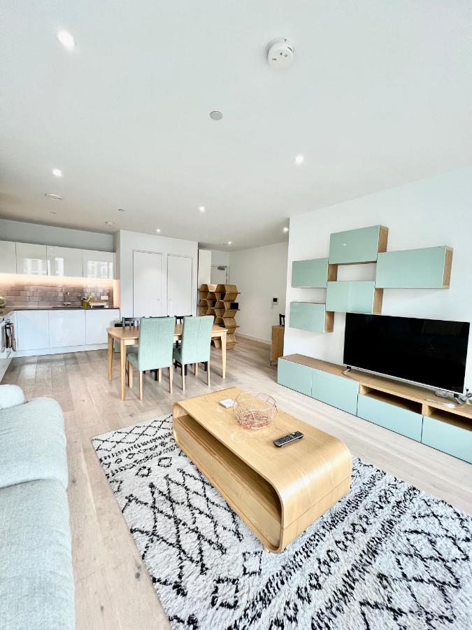 Luxury 2 Bedroom 2 Bathroom Apartment - London City Airport Eksteriør bilde