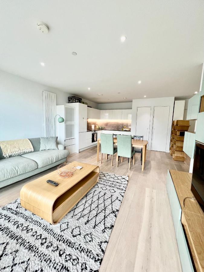 Luxury 2 Bedroom 2 Bathroom Apartment - London City Airport Eksteriør bilde
