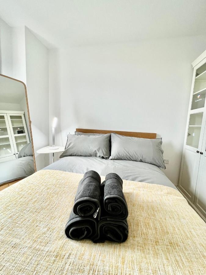 Luxury 2 Bedroom 2 Bathroom Apartment - London City Airport Eksteriør bilde